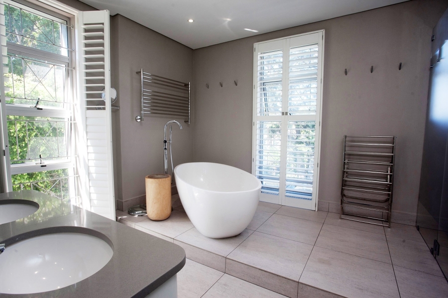 4 Bedroom Property for Sale in Summerstrand Eastern Cape